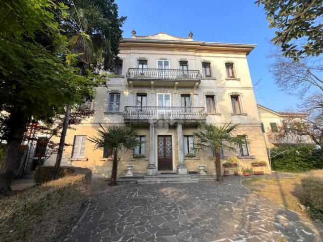 Villetta a schiera in vendita di 730 m² in Via Montello, 6