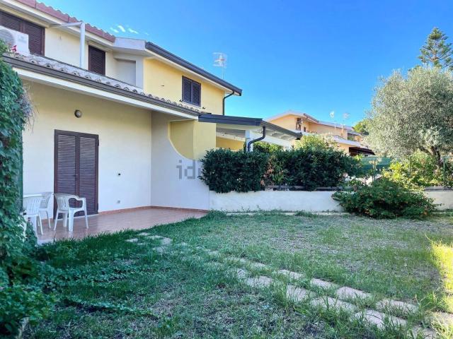 Villetta a schiera in vendita di 74 m² in Via dei Feaci, 2