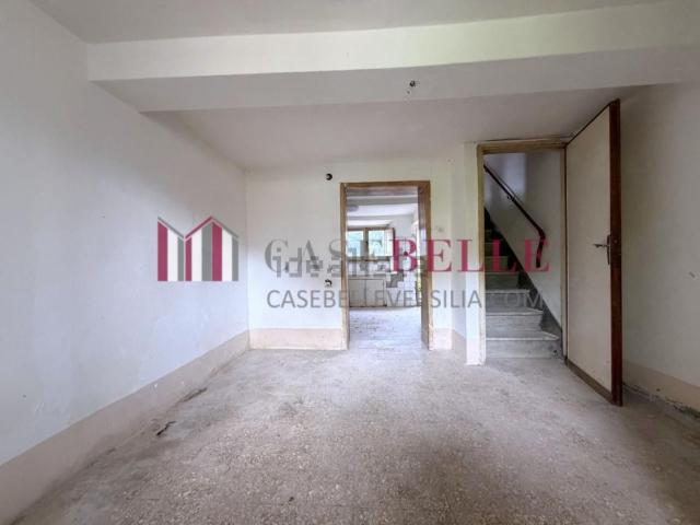 Villetta a schiera in vendita di 75 m² in Via della Serra, 55041