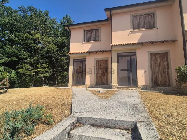 Villetta a schiera in vendita di 75 m² in Via Monte Sirente