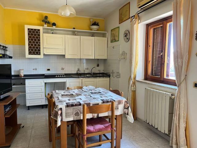 Villetta a schiera in vendita di 78 m² in Via Stradone del Sandalo