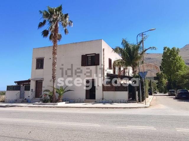 Villetta a schiera in vendita di 83 m² in Viale C. Colombo, 238
