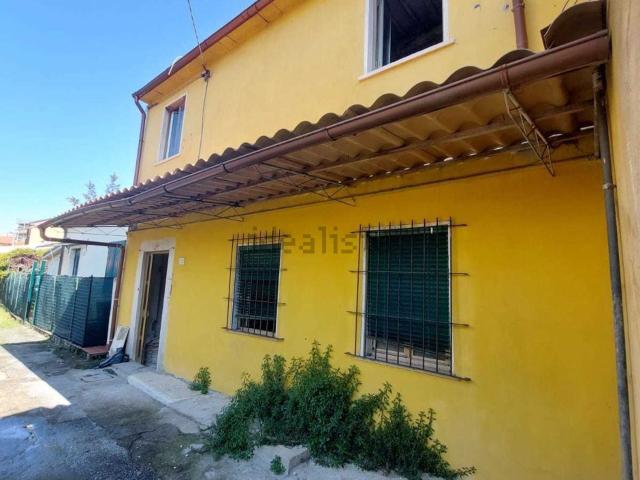 Villetta a schiera in vendita di 80 m² in Piazza Gino Menconi, 12