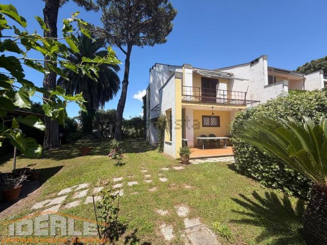 Villetta a schiera in vendita di 80 m² in Via delle Camelie, 55
