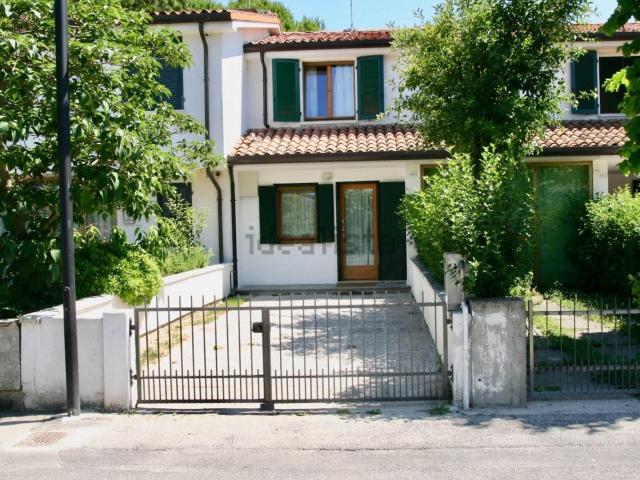 Villetta a schiera in vendita di 102 m² in Via dello Scorpione, 44