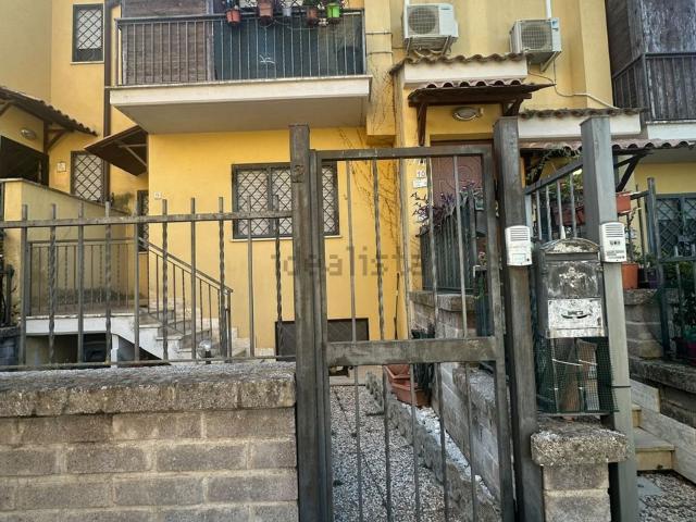 Villetta a schiera in vendita di 80 m² in Via Felitto