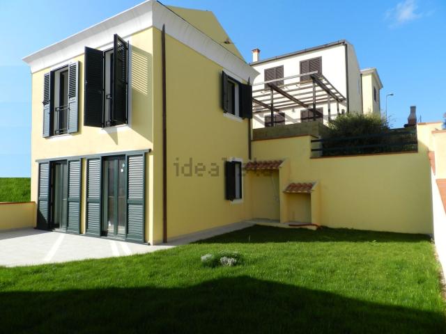 Villetta a schiera in vendita di 84 m² in Via Vela Latina