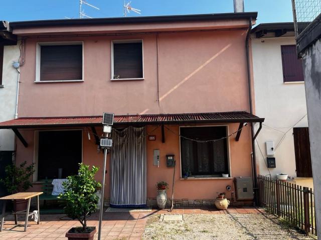 Villetta a schiera in vendita di 85 m² in Strada Romana, 112