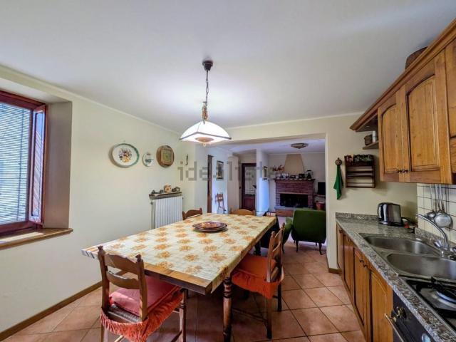 Villetta a schiera in vendita di 85 m² in Via del Colloreo