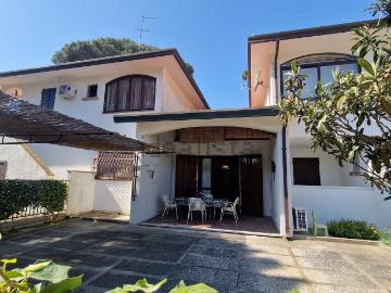 Casa in vendita a Lidi Ferraresi - Giardino