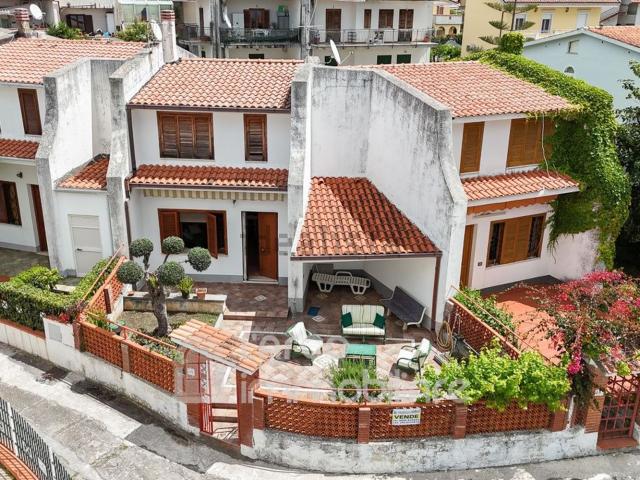 Villetta a schiera in vendita di 93 m² in Via Picasso