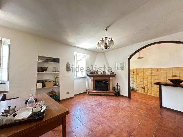 Villetta a schiera in vendita di 90 m² in Strada Comunale Trassilico Verni, 48