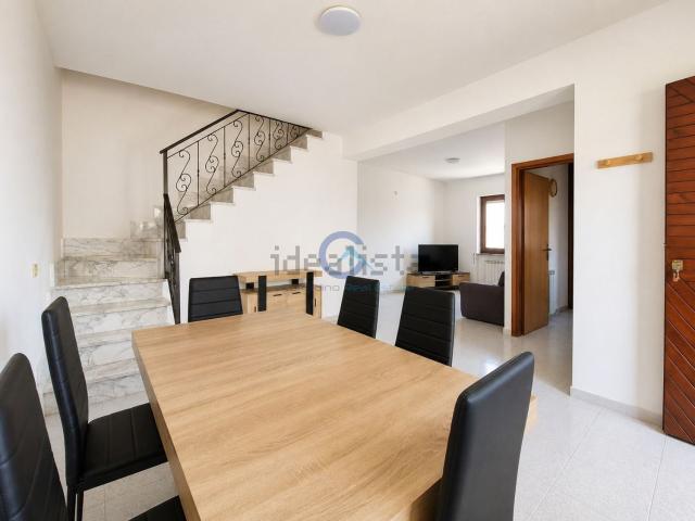 Villetta a schiera in vendita di 90 m² in Via dei Gelsomini, 15