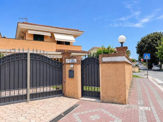 Villetta a schiera in vendita di 90 m² in Via Rinascimento, 15
