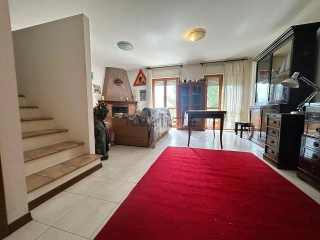 Villetta a schiera in vendita di 92 m² in Via dei Lillà, 19