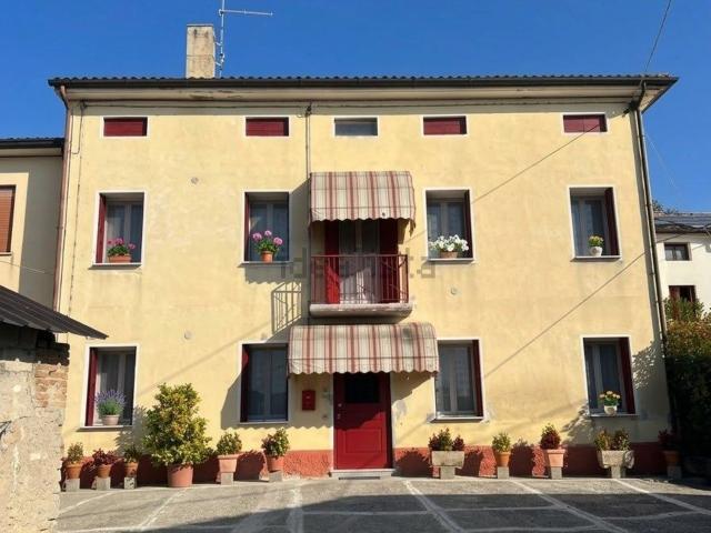 Villetta a schiera in vendita di 933 m² in Via Croce Nera, 9