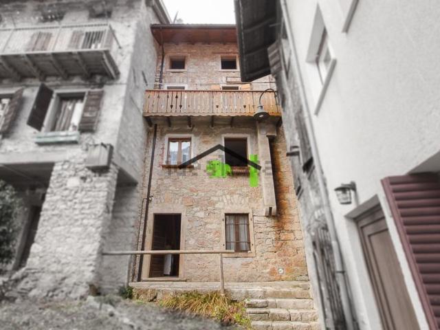 Villetta a schiera in vendita di 97 m² in Via Roma, 64