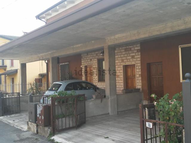 Villetta a schiera in vendita di 90 m² in Via Emilia, 18