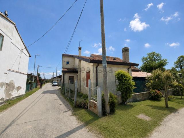 Villetta a schiera in vendita di 95 m² in Via dei Pini