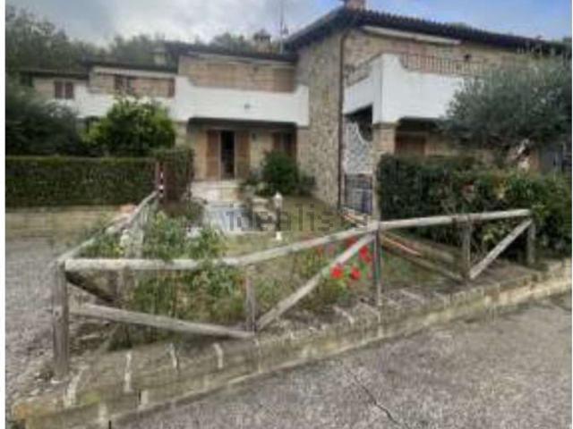 Villetta a schiera in vendita di 96 m² in Via della Follonata