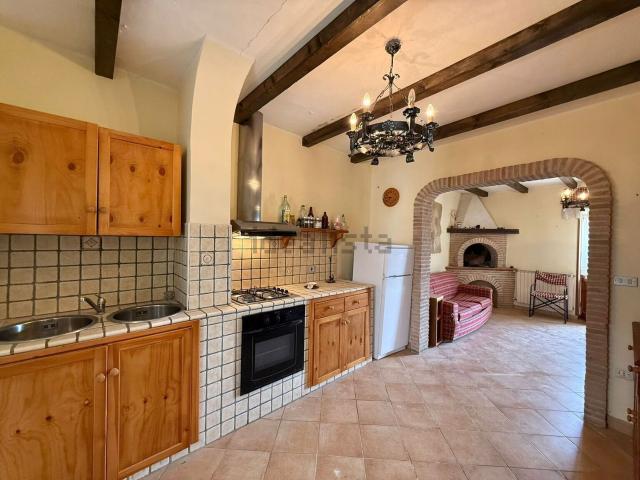 Villetta a schiera in vendita di 98 m² in Via della Montagna