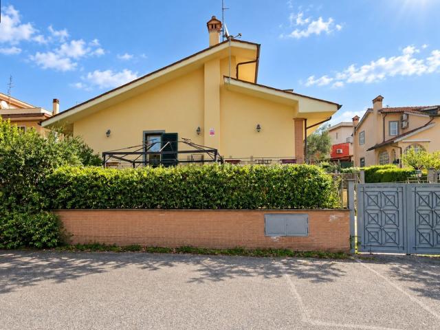 Villetta a schiera in vendita di 99 m² in Via Tavernerio