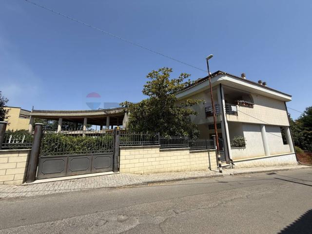 Villetta a schiera in vendita di 1000 m² in Via Giuseppe Divittorio