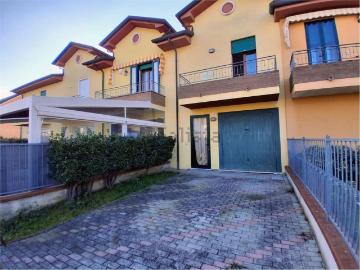 Villetta a schiera in vendita di 100 m² in Via G. Garibaldi, 206