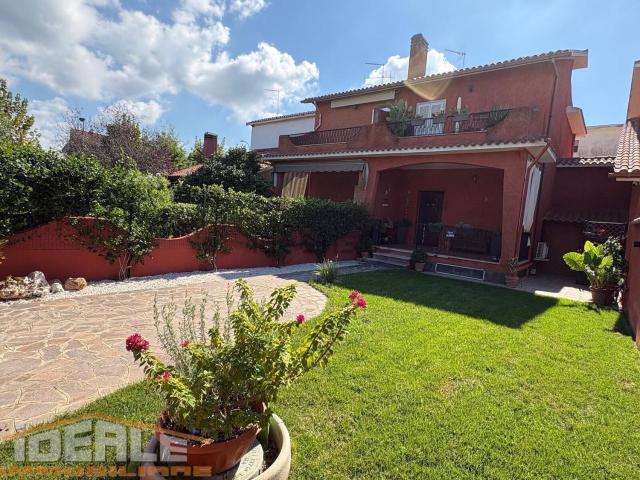 Villetta a schiera in vendita di 125 m² in Via del Leone, 15