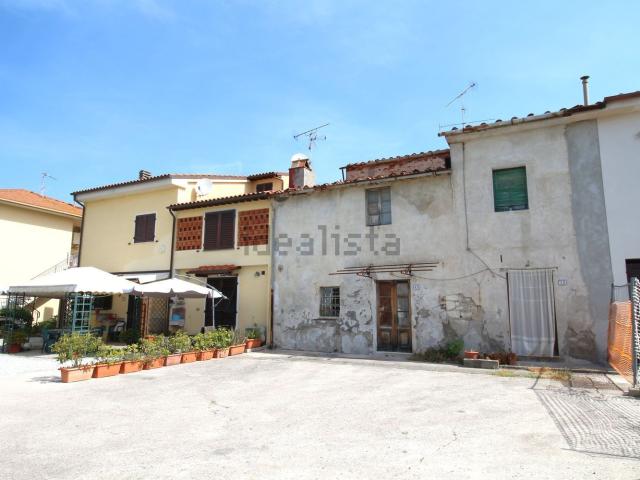 Villetta a schiera in vendita di 100 m² in Via del Serchio, 40