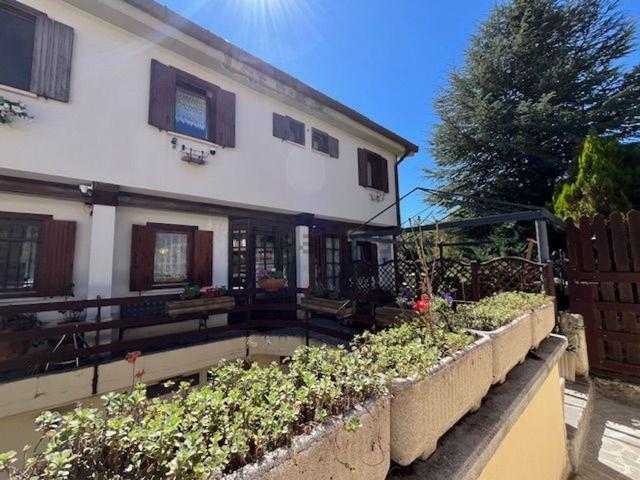 Villetta a schiera in vendita di 100 m² in Via delle Pezzelle