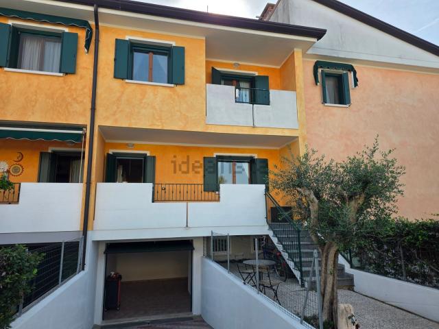 Villetta a schiera in vendita di 100 m² in Via Isola D&apos Elba, 50