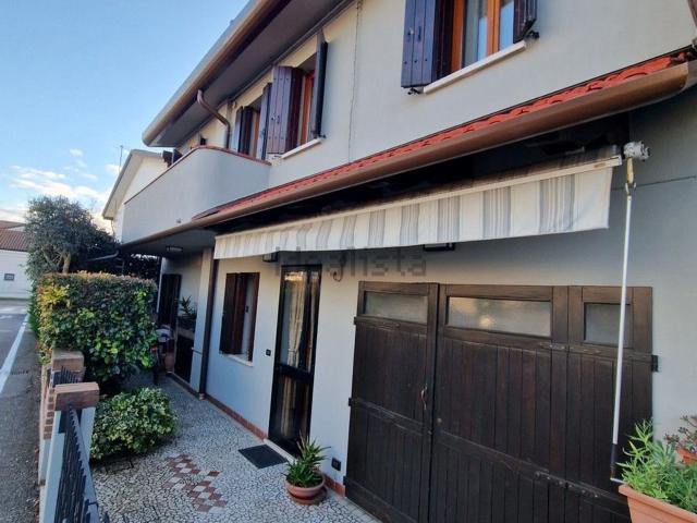 Villetta a schiera in vendita di 100 m² in Via Lazio
