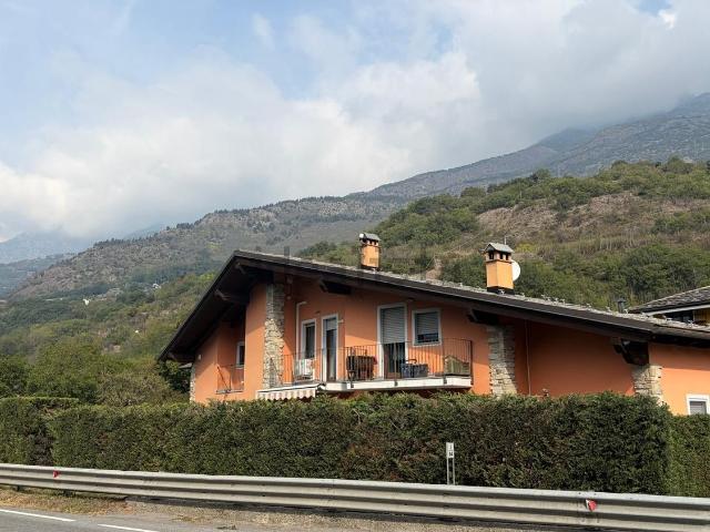 Villetta a schiera in vendita di 100 m² in Via Monte Emilius, 17