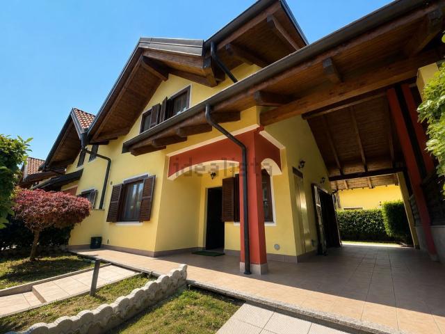 Villetta a schiera in vendita di 100 m² in Via Sesia