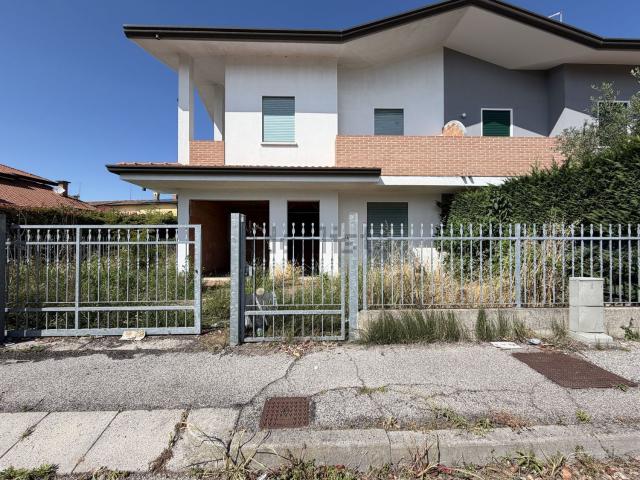 Villetta a schiera in vendita di 100 m² in Via Roma, 5