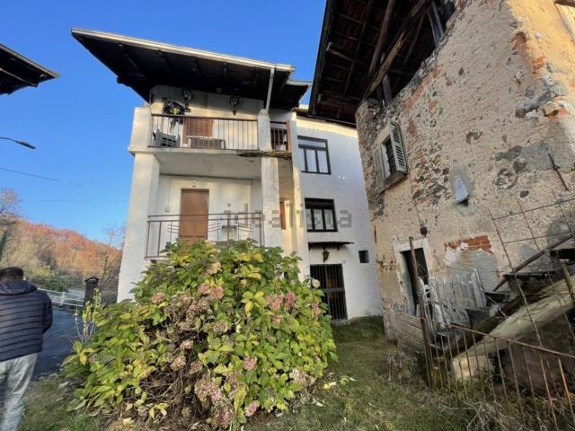 Villetta a schiera in vendita di 100 m² in Frazione Lora, 1