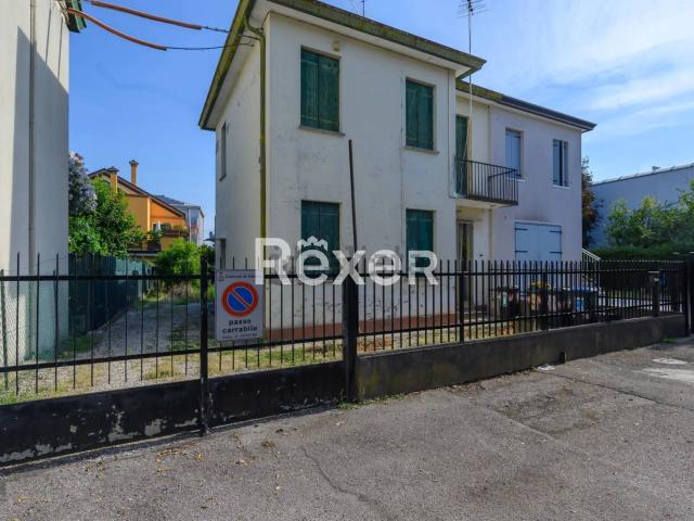 Villetta a schiera in vendita di 102 m² in Via Cassala
