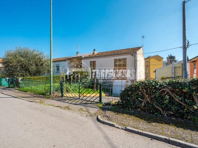 Villetta a schiera in vendita di 102 m² in Via Europa, 2