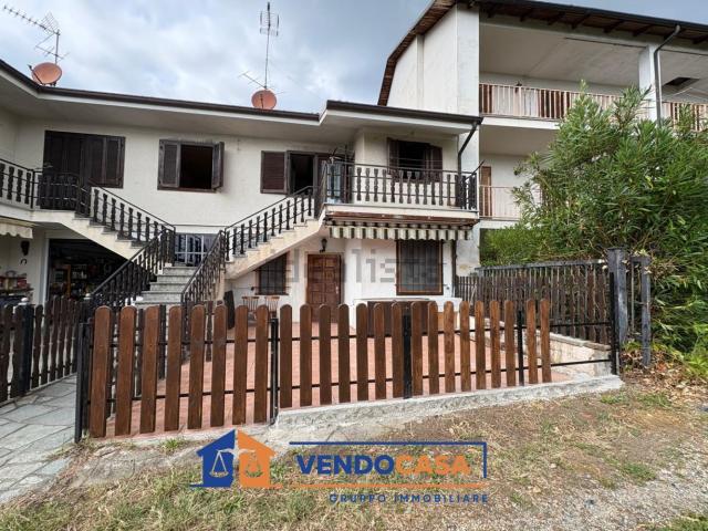 Villetta a schiera in vendita di 102 m² in Via Malatrait