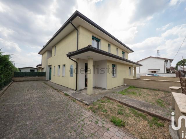 Villetta a schiera in vendita di 102 m² in Località Pontelangorino Centro
