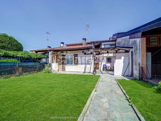 Villetta a schiera in vendita di 103 m² in Via Ina Case