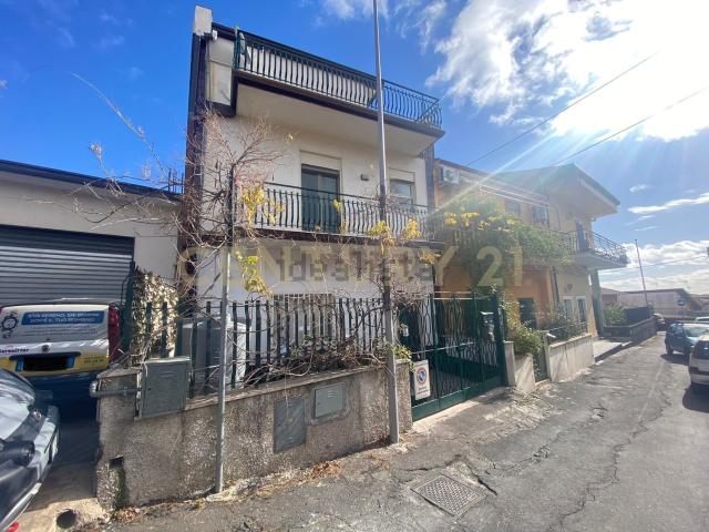 Villetta a schiera in vendita di 104 m² in Via Angelo Musco, 7