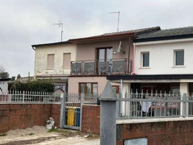 Villetta a schiera in vendita di 104 m² in Via Malta, 32