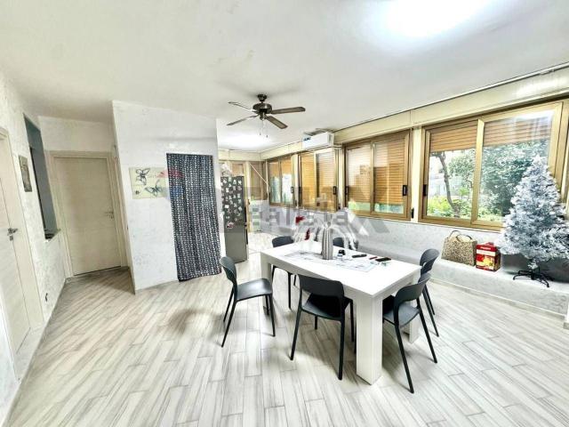 Villetta a schiera in vendita di 105 m² in Via Capinere, 14