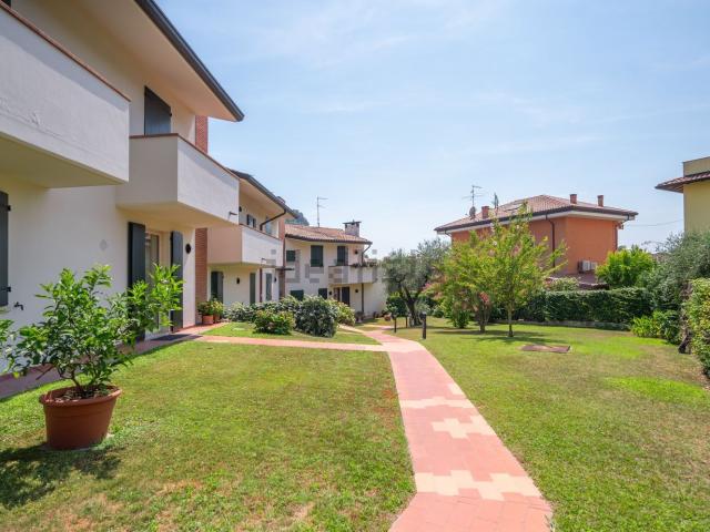 Villetta a schiera in vendita di 105 m² in Via Carlo Magno