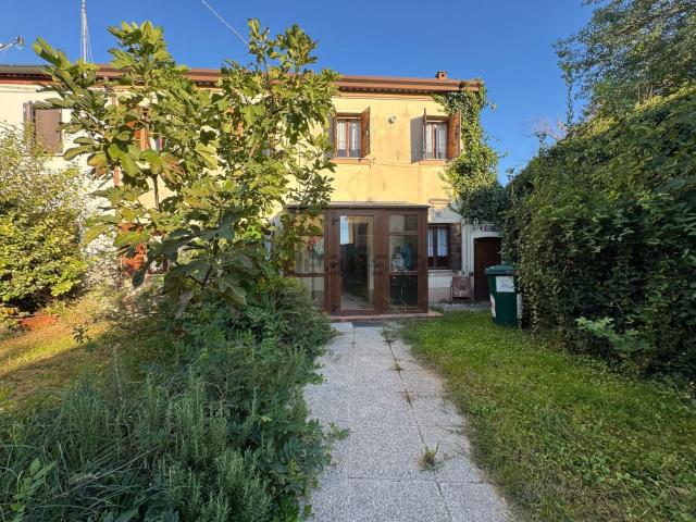 Villetta a schiera in vendita di 105 m² in Via Guglielmo Marconi, 20