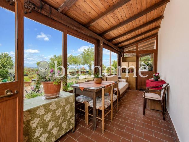 Villetta a schiera in vendita di 105 m² in Via di Vallelunga, 4