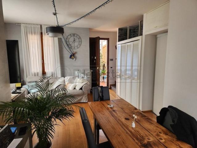 Villetta a schiera in vendita di 105 m² in Via Falorni, 64