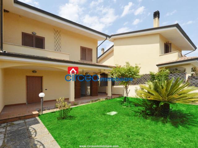 Villetta a schiera in vendita di 106 m² in Via Migliara 47, 2121